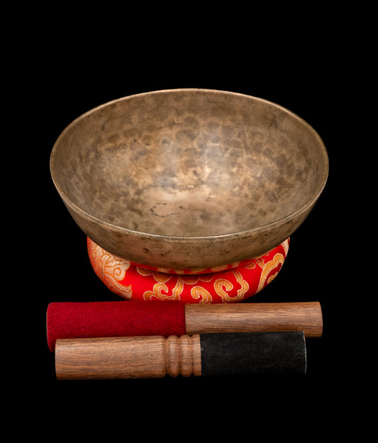 Antique Manipuri Singing Bowl C#3 140Hz 8.5" A16085