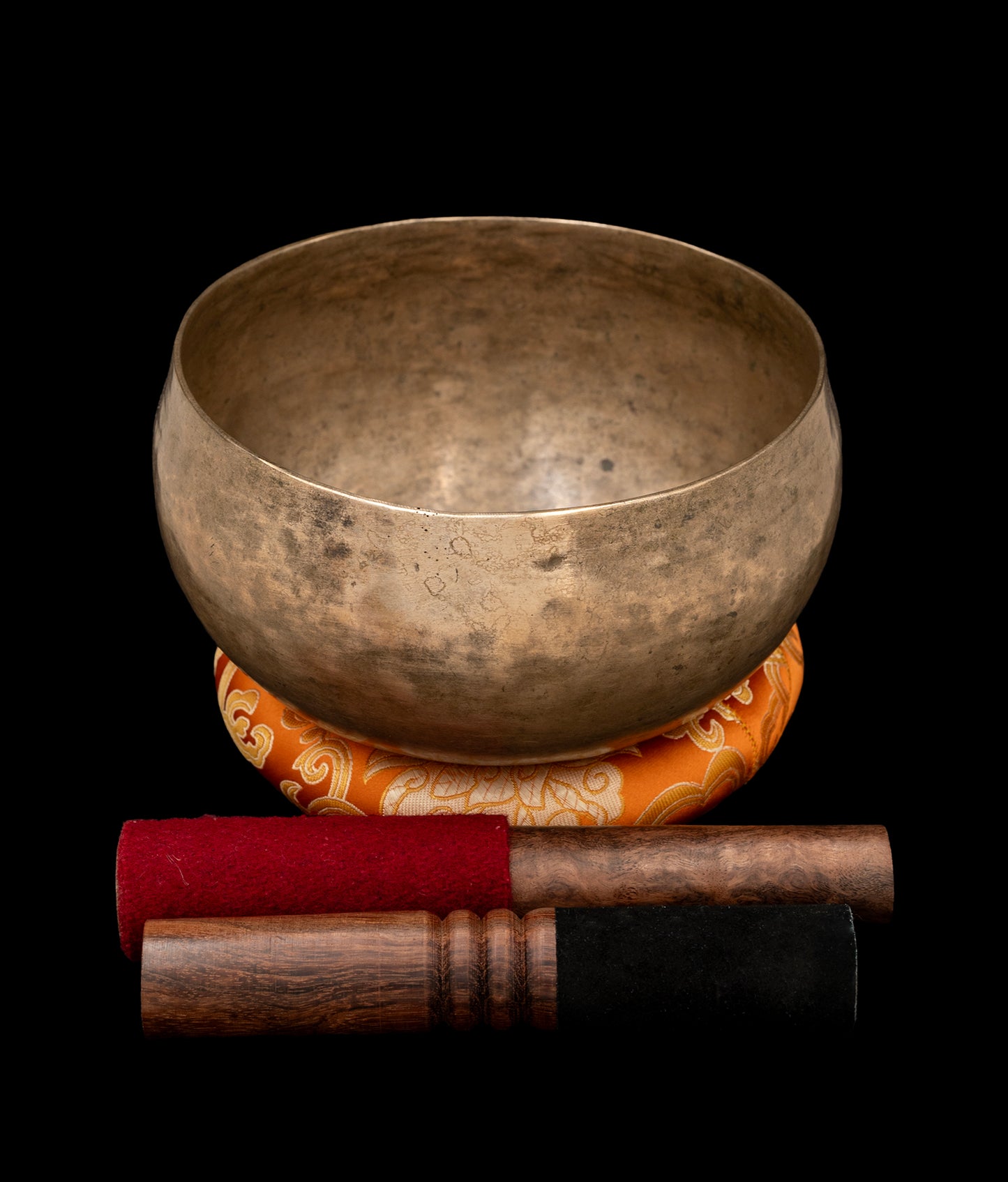 Antique Cobrebati Singing Bowl D#3 152Hz 7" A16087
