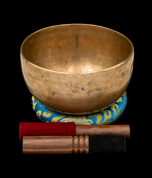 Antique Thadobati Singing Bowl E3 166Hz 7 3/4" A16096