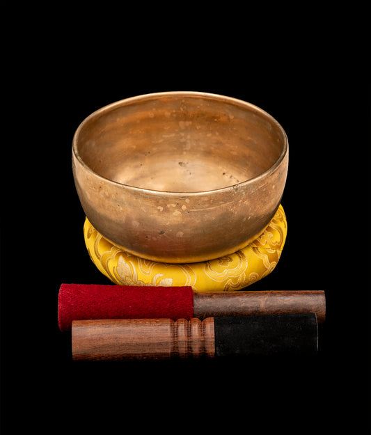 Antique Special Thick Thadobati Singing Bowl B3 241Hz 6 3/4" A16111