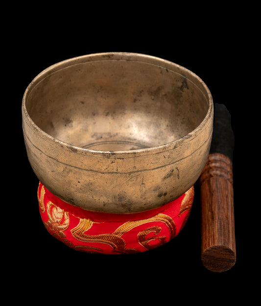 Antique Thadobati Singing Bowl B4 500Hz 4.5" A16134