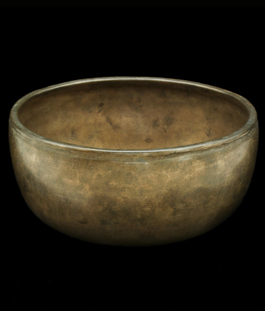 Antique Void Singing Bowl  D#4 318Hz 7 5/8" A16157