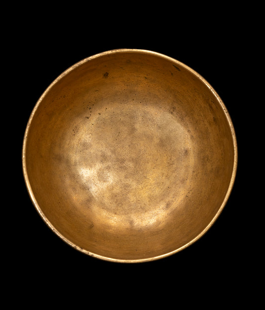 Antique Thadobati Singing Bowl D#4 311Hz (Concert Pitch) 5" A16169