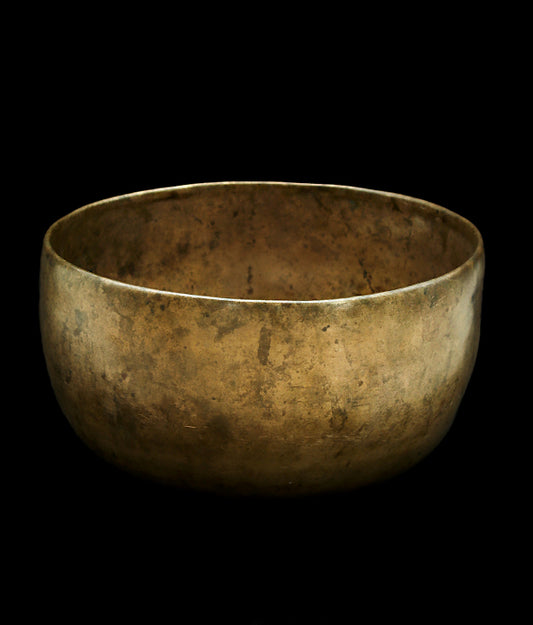 Antique Thadobati Singing Bowl G3 201Hz 7" A16174