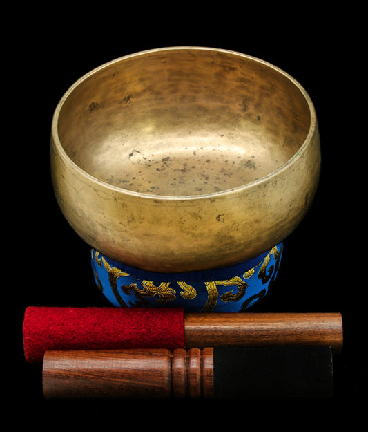 Antique Remuna Singing Bowl  A#3 233Hz (Near Concert Pitch) 6 1/2" A16181