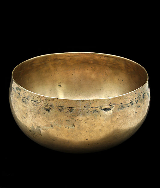 Antique Cobrebati Singing Bowl  A#2 115Hz 7 1/4" A16182