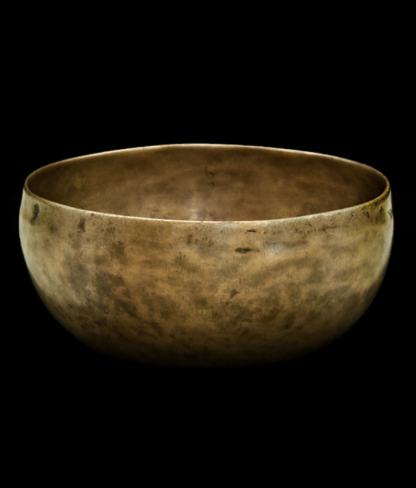 Antique Cobrebati Singing Bowl C#3 133Hz 7 1/2" A16193