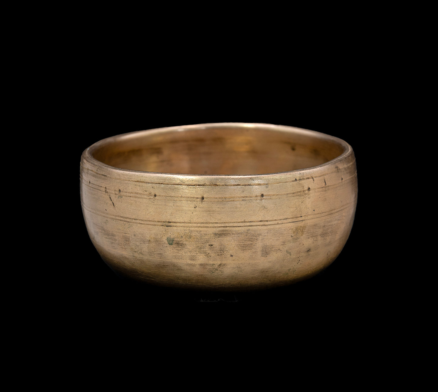 Antique Void Singing Bowl F#5 725Hz 4 1/2" A16287