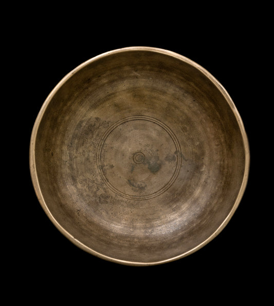 Antique Thadobati Singing Bowl B3 240Hz 7" A16292