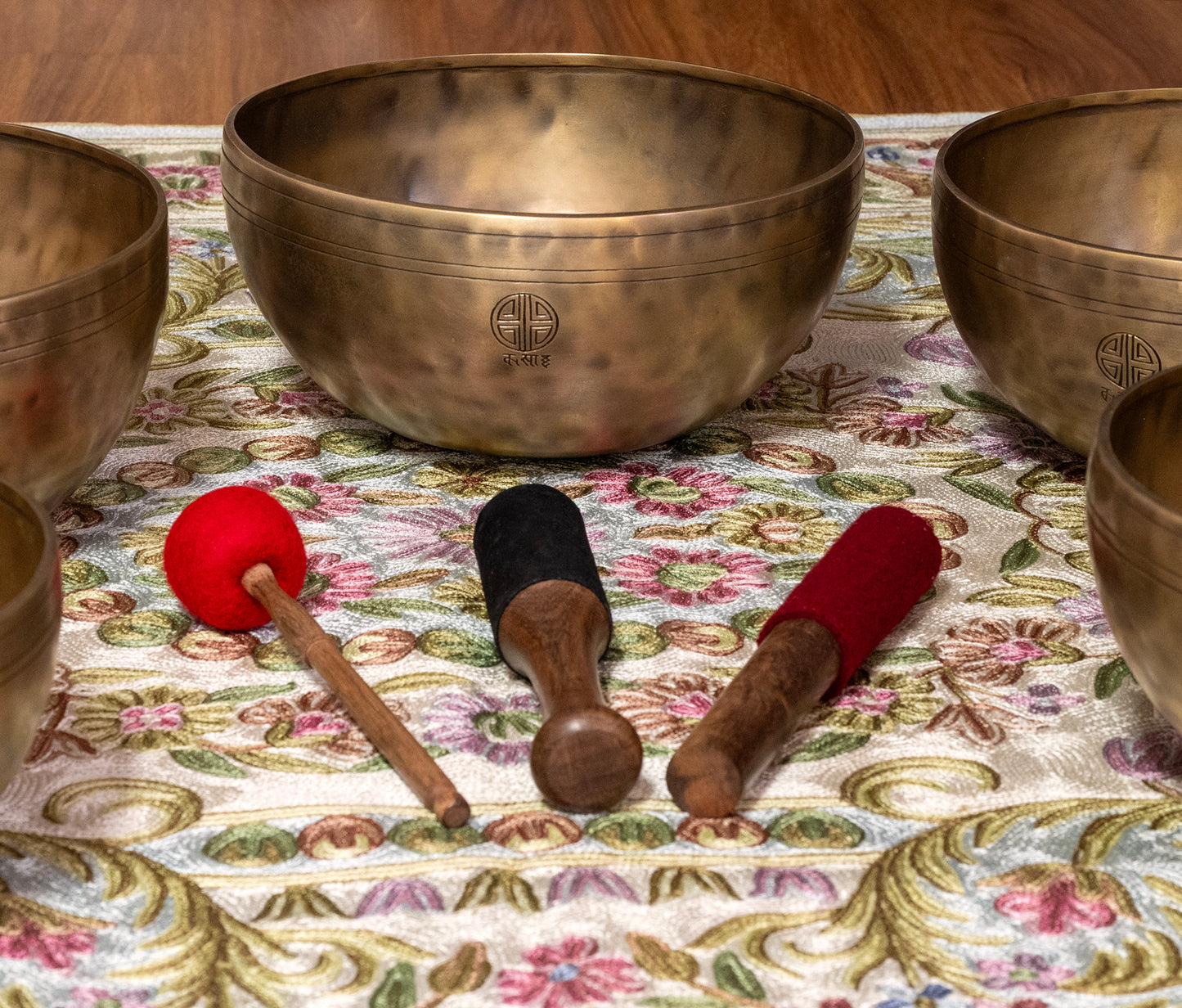 Pentatonic Full Moon Singing Bowl Set NS16194-01