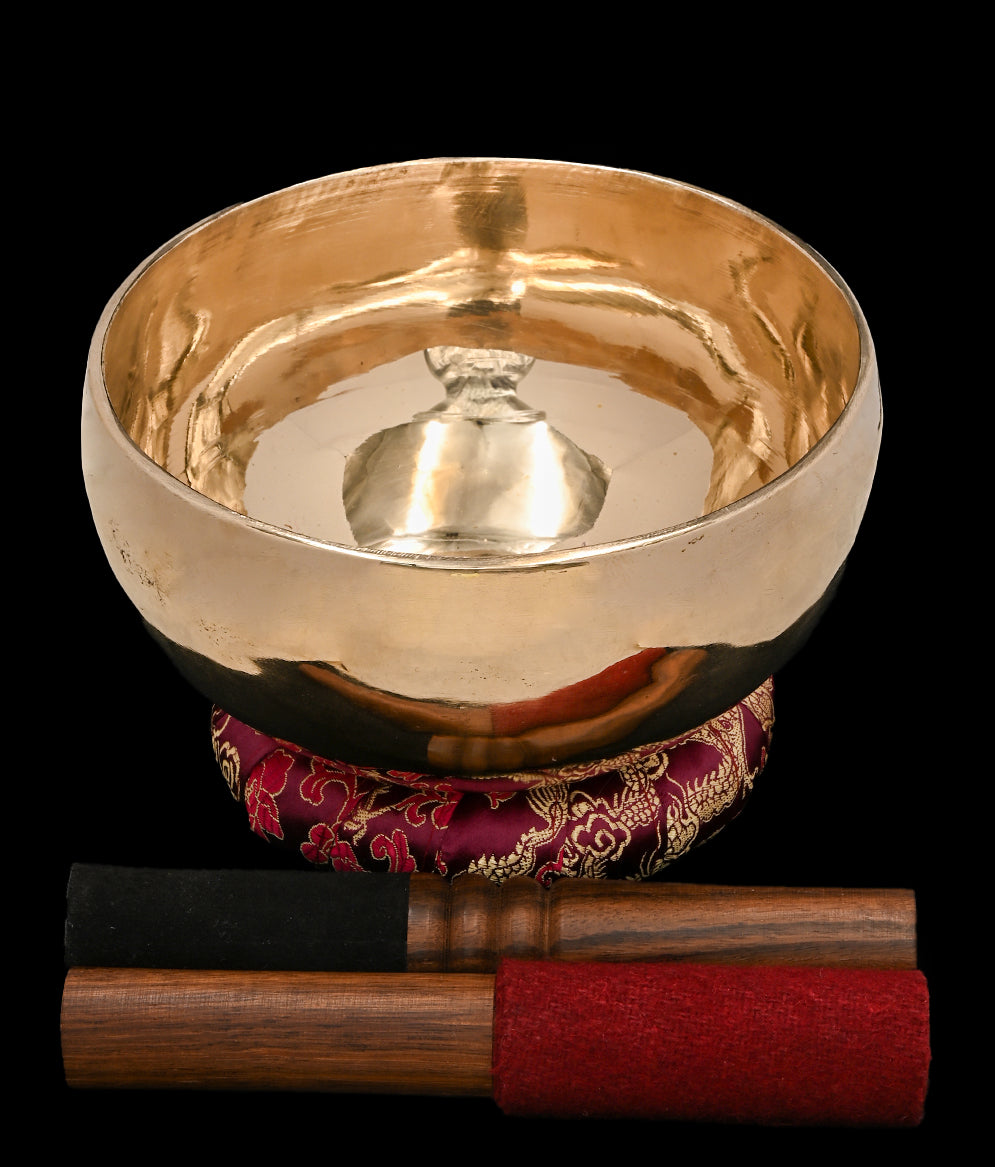Dawa-series Singing Bowl C 260Hz 6 1/2" N15927