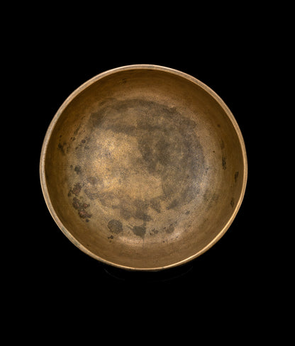 Antique Thadobati Singing Bowl A3 225Hz 7 1/4" A16081