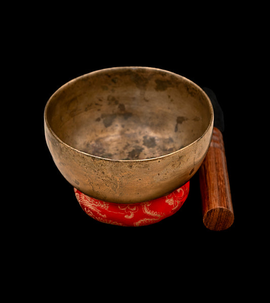 Antique Cup Thadobati Singing Bowl A4 440Hz (Near Concert Pitch) 4.5" A16088