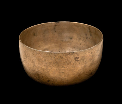 Antique Thadobati Singing Bowl F 170Hz 7 1/4" A16089