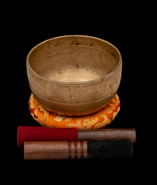 Antique Special Thadobati Singing Bowl B3 252Hz 6 1/2" A16090