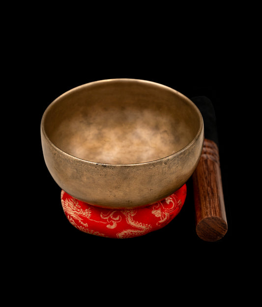 Antique Cup Thadobati Singing Bowl C#5 550Hz 4" A16131