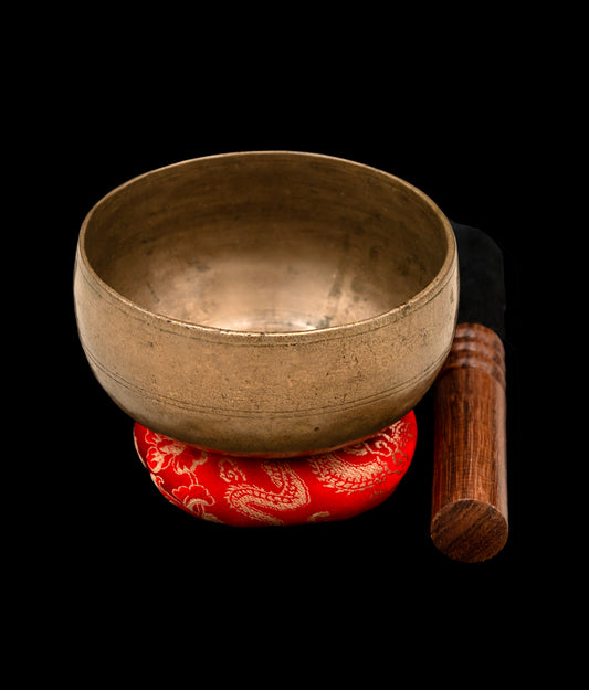 Antique Cup Thadobati Singing Bowl C#5 555Hz (Near Concert Pitch) 4" A16146