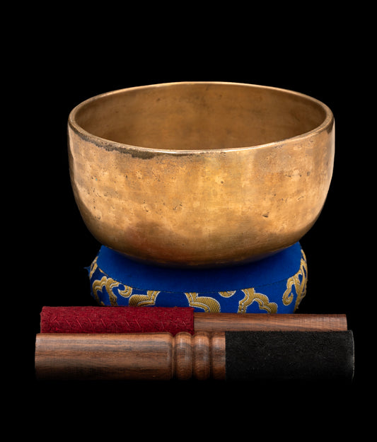 Antique Special Thadobati Singing Bowl E 332Hz 6" A16151