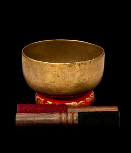 Antique Thadobati Singing Bowl C4 260Hz  (Near Concert Pitch) 6" A16163