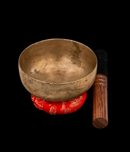 Antique Cup Thadobati Singing Bowl  F4 342Hz 4.25" A16184