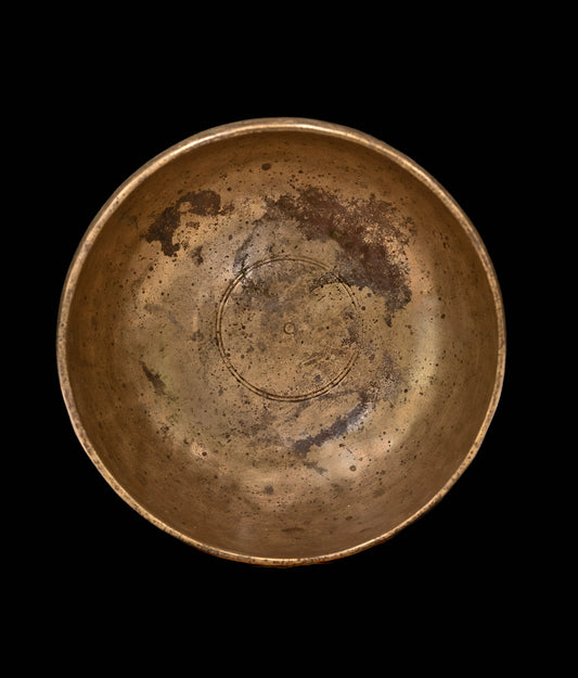 Antique Thadobati Singing Bowl C#4 284Hz 6" A16236