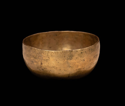 Antique Thadobati Singing Bowl C#4 284Hz 6" A16236