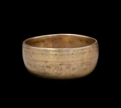 Antique Void Singing Bowl F#5 725Hz 4 1/2" A16287