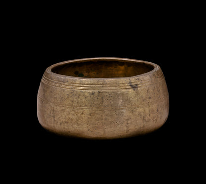 Antique Mani Singing Bowl D5 598Hz 7" A16294